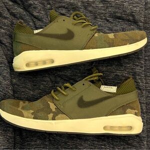 Nike Green Sneakers for Everyday Comfort